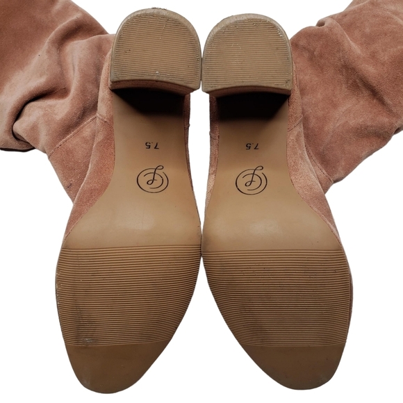 Chinese Laundry | Blush Tan Suede Almond Toe Block Heel Ankle Booties Women 7.5 - Picture 8 of 10